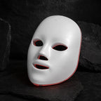 AscendLab LED Mask — detal sztywnej obudowy i podświetlenia