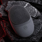 AscendLab Sonic Facial Brush — zbliżenie silikonowych wypustek